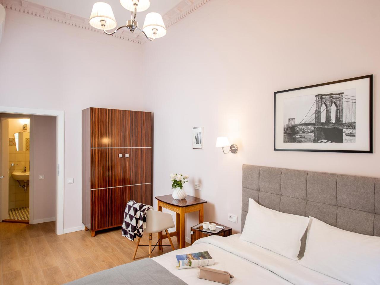 Art Deco Central Rooms Lviv Room photo